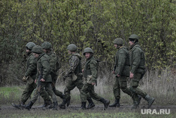 Мобилизованные резервисты на полигоне в Донецкой области. ДНР, армия, военные, солдаты, оружие, стрелки, военные сборы, пехота, полигон, резервисты, мобилизованные, пехотинцы