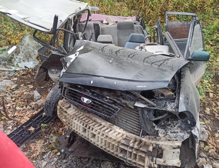 Водитель Daewoo Nexia совершил столкновение со встречно движущимся автомобилем «ВАЗ 2131»