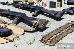 Схрон с оружием на окраине Херсона. Украина, Херсонская область, автомат, боеприпасы, оружие, автоматы, тайник, боевое оружие, схрон с оружием
