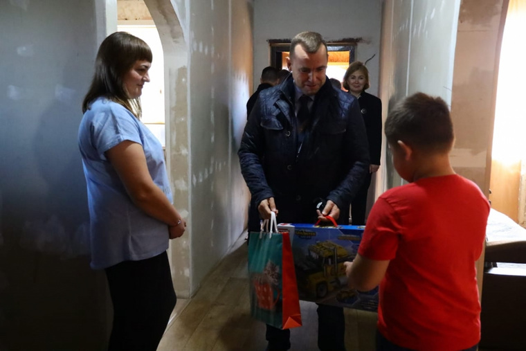 Губернатор Вадим Шумков побывал в гостях у семьи мобилизованного куртамышанина