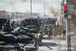 Первая репетиция юбилейного Парада Победы в Екатеринбурге на 2-ой Новосибирской, военная техника, военная тревога