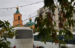 Отправка мобилизованных от кинотеатра "Спутник". Курган, призывники, призывной пункт, военные сборы, мобилизация, мобилизационный пункт, отправка призывников