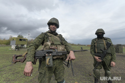Мобилизованные резервисты на полигоне в Донецкой области. ДНР, бронежилет, армия, военные, солдаты, пулемет, оружие, пулеметчик, стрелки, военные сборы, пехота, полигон, резервисты, мобилизованные, пехотинцы