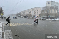 Снегопад. Челябинск, пешеход, буран, погода, снегопад, климат