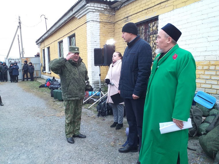 Мобилизованных земляков провожали представители муниципалитета, общественности и духовенства