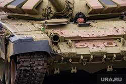Первая тренировка механизированной колонны к параду Победы. Екатеринбург, репетиция парада, улица 2-ая новосибирская, колонна военной техники, танк т-72