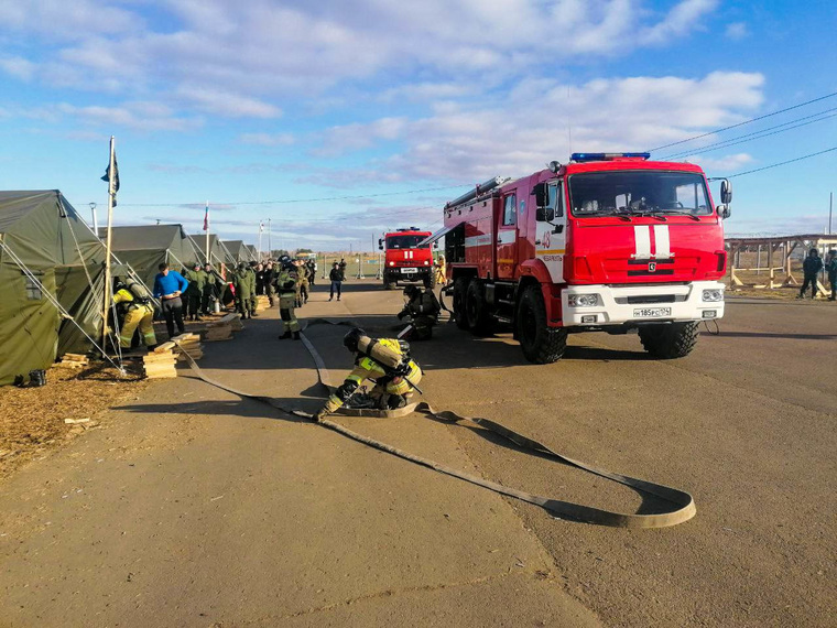 Пожарные учения в военно-полевом лагере в Чебаркуле