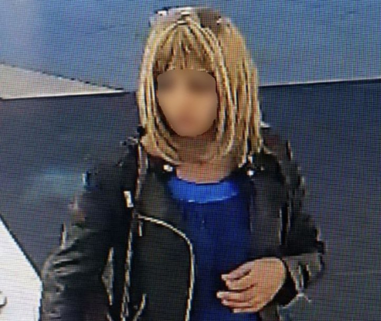 Женщина совершала кражи в разной одежде и в париках