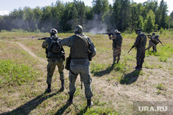 Тренировка добровольцев перед отправкой в Украину. Свердловская область, милитари, автомат, калашников, армия, оружие, стрельба, война, добровольцы, выстрел, спецоперация, чвк, сво, наемники