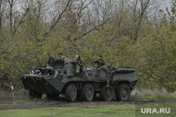 Мобилизованные резервисты на полигоне в Донецкой области. ДНР, бтр, полигон, армия, военные, солдаты, оружие, военные сборы, резервисты, мобилизованные