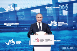 Пленарная сессия на ВЭФ 2022. Владивосток, путин владимир, вэф 2022