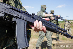 Тренировка добровольцев перед отправкой в Украину. Свердловская область, милитари, автомат, калашников, армия, оружие, война, добровольцы, спецоперация, магазин, чвк, сво, наемники