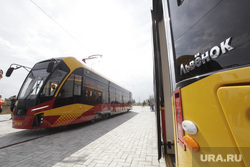 Запуск движения по трамвайной ветке из Екатеринбурга в Верхнюю Пышму. Екатеринбург, трамвай, львенок, вагон трамвая