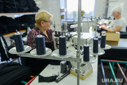 Алексей Текслер посетил трикотажную фабрику «Ян». Челябинск, швея, ткань, одежда, швейная фабрика, шитье, производство, текстильное производство