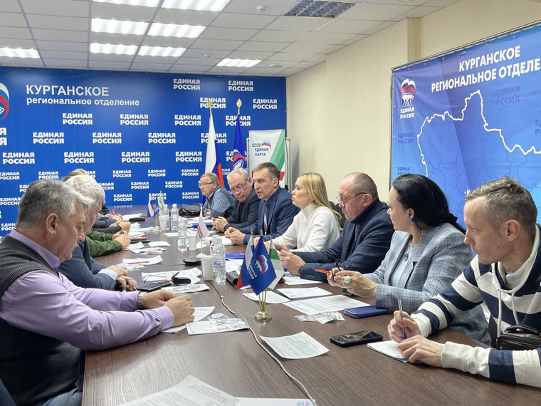 Сторонники партии «Единая Россия» провели встречу с начальником курганского отделения «Юнармия»