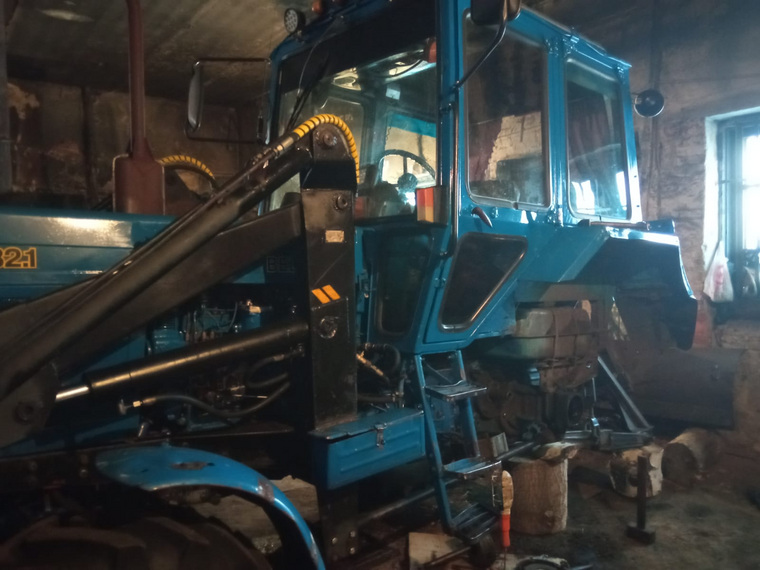 У владельца трактора был долг по налоговым платежам на 50 тысяч рублей