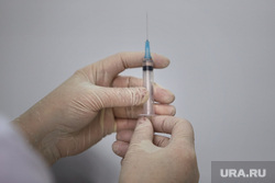 Вакцинация сотрудников завода «Стальмост». Курган , шприц, вакцинация, вакцина от ковид