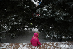 Всероссийский дед мороз на площади города. Тюмень, педофилия, ребенок без присмотра, педофил, дети без присмотра