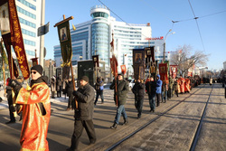 В Екатеринбурге состоялись божественная литургия и крестный ход в честь покровительницы города