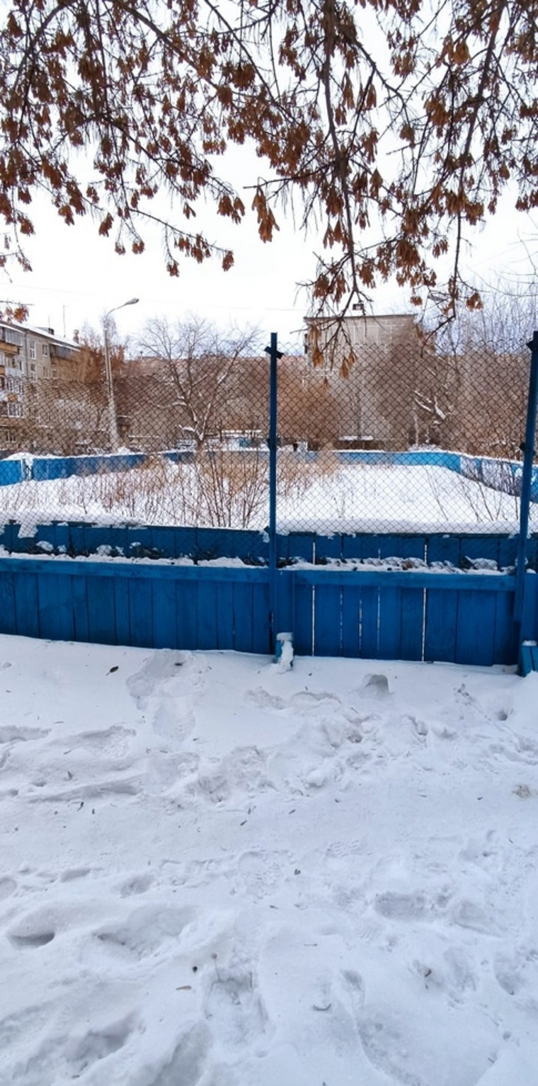 Тот самый каток до дворе дома по улице Тевосяна.