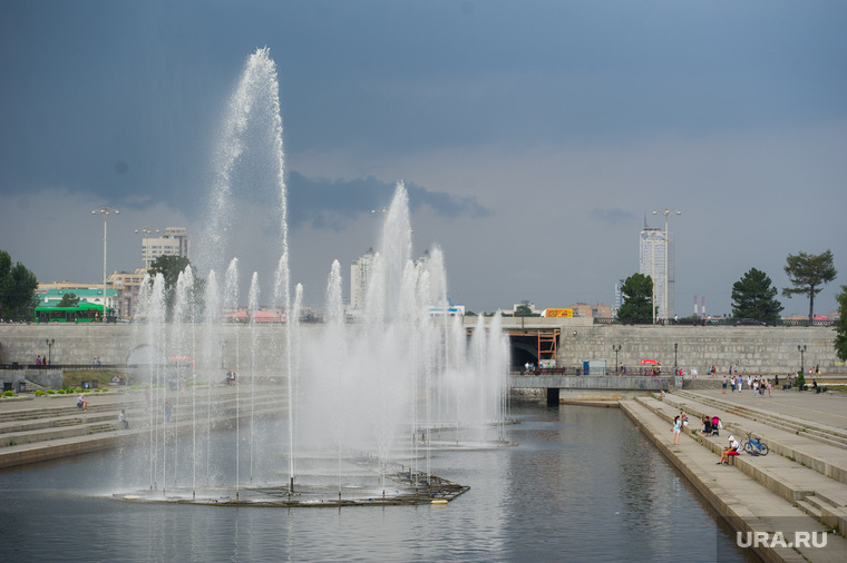 Точки продажи воды в центре Екатеринбурга