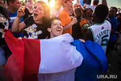 Французы устроили массовые беспорядки после выхода сборной в финал ЧМ. Видео