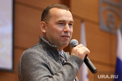 Губернатор Курганской области Вадим Шумков вручает государственные награды сотрудникам ЗАО «Курганстальмост». Курган, шумков вадим