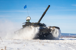 Около 1000 военнослужащих ЦВО начали состязания в отборочном этапе конкурса «Танковый биатлон» 