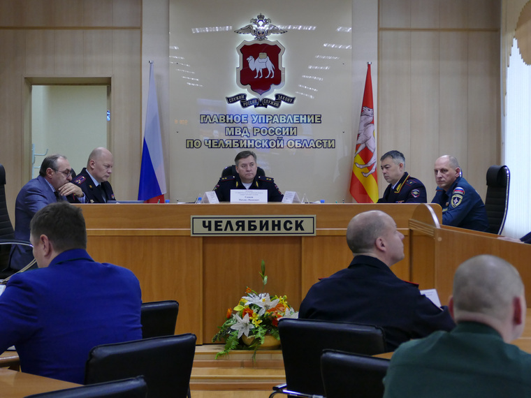 Начальник регионального главка полиции Михаил Скоков поручил обеспечить в Новый год максимальную безопасность
