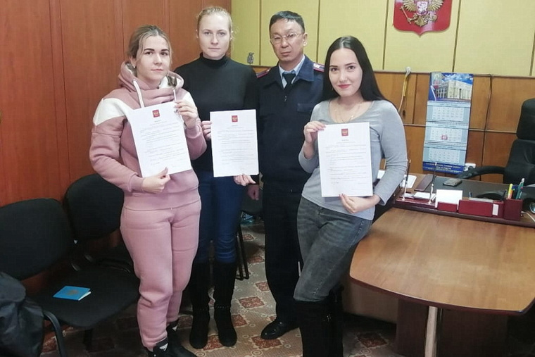 Студентки из Казахстана получили российские гражданство