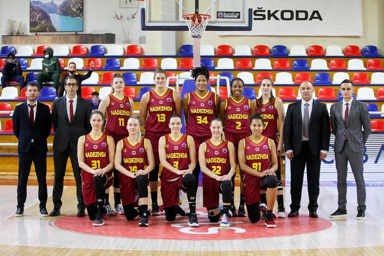 «Команда» отшивает спортивную форму для баскетбольного клуба «Надежда»
