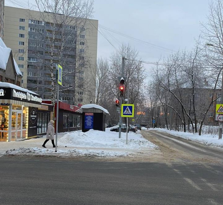 Знак «Пешеходный переход» больше не закрывает светофор