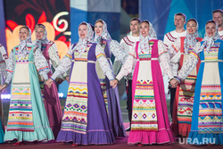 День города на Центральном стадионе. Магнитогорск, русский народный костюм, народный хор, выступление