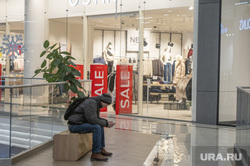 Бутики одежды в торговом центре I MALL. Пермь, sale, интерьер тц