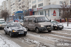 Уборка снега после обильного снегопада. Тюмень , снег, пробка, сугробы, авто