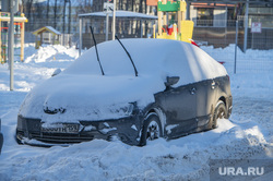 Последствия снегопада. Пермь, последствия снегопада, виды зимнего города, автомобиль сугроб