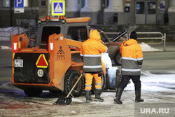 Обстановка на площади Ленина во время митингов против войны. Курган, снегоуборочная техника, уборка снега, снегоуборочная машина