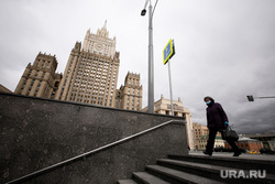 Москва во время объявленного режима самоизоляции. Москва, подземный переход, министерство иностранных дел рф, мид, садовое кольцо, масочный режим