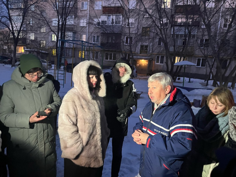 На выезд главы Кургана Елены Ситниковой в дом по ул. Краснодонской, где был затоплен подвал, позвали некоторые СМИ
