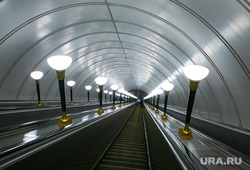 Станция "Спортивная" Московского метрополитена. Москва, эскалатор, метро