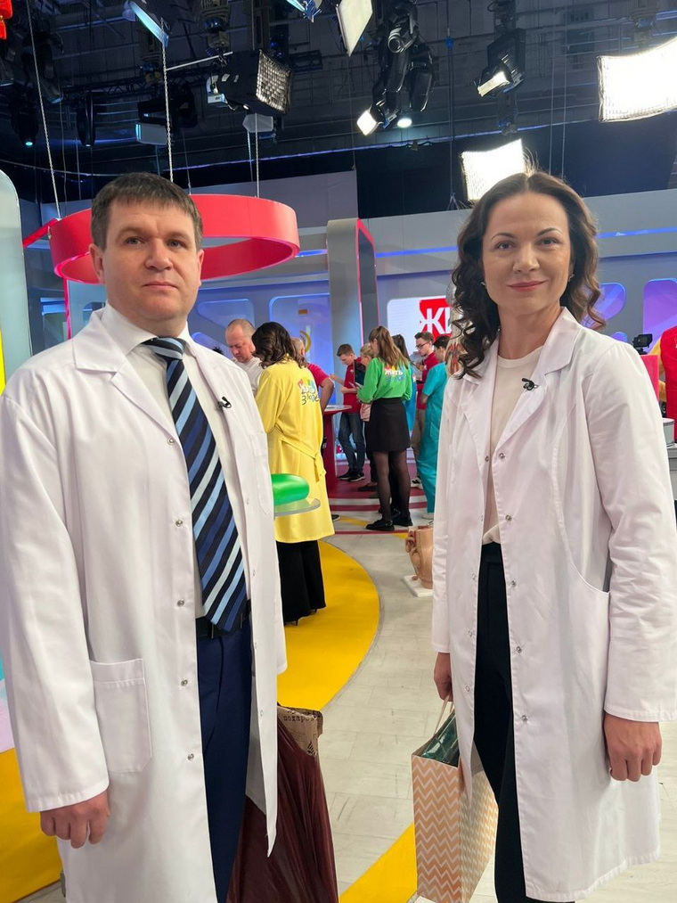 Супруга Евгения, Ирина Киприянова курировала беременность пациентки после операции