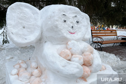 Снежные фигуры. Курган, чебурашка, горсад, снежные фигуры, скульптура из снега