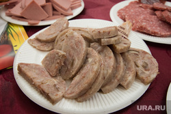 Презентация и дегустация колбасных изделий от производителей ЦК Урал, нарезка, закуска, холодец, еда