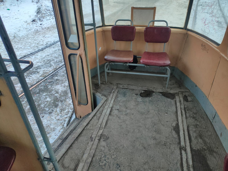Трамвай протащил зажатую в дверях коляску на 32 метра