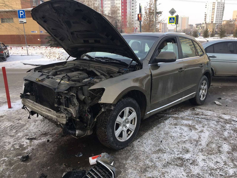 Авария произошла на улице Курчатова напротив дома 5в