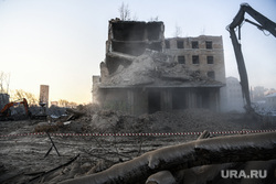 Снос разрушенной больницы на Большакова. Екатеринбурга, снос здания, здание под снос