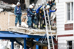 Последствия взрыва газа в доме 9А на улице 28 июня в  Ногинске. Москва, мчс, газ, последствия, спасатели, обрушение дома, разрушения, хлопок газа