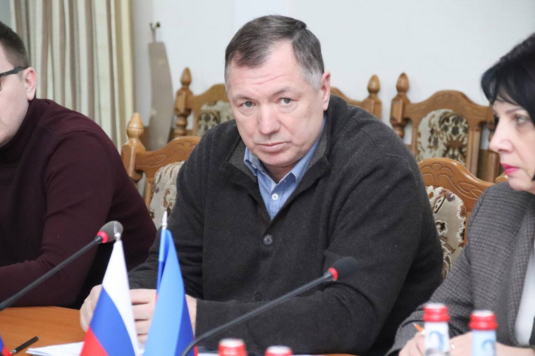 Хуснуллин провел совещание в Луганске