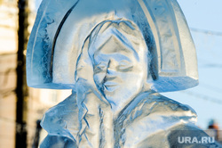 Ледовый городок. Челябинск, ледовый городок, снегурочка, ледовые скульптуры, скульптура изо льда