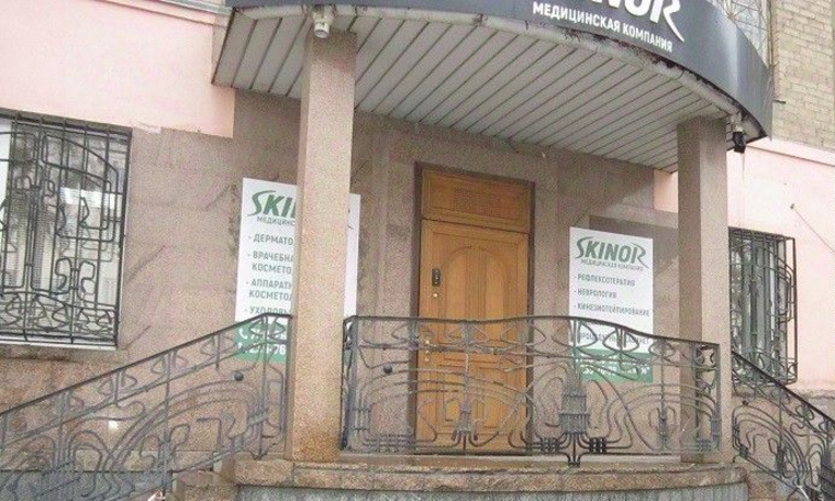 Медицинский центр площадью 124 квадратных метров за 13,9 млн рублей расположен в Курчатовском районе на улице Каслинской